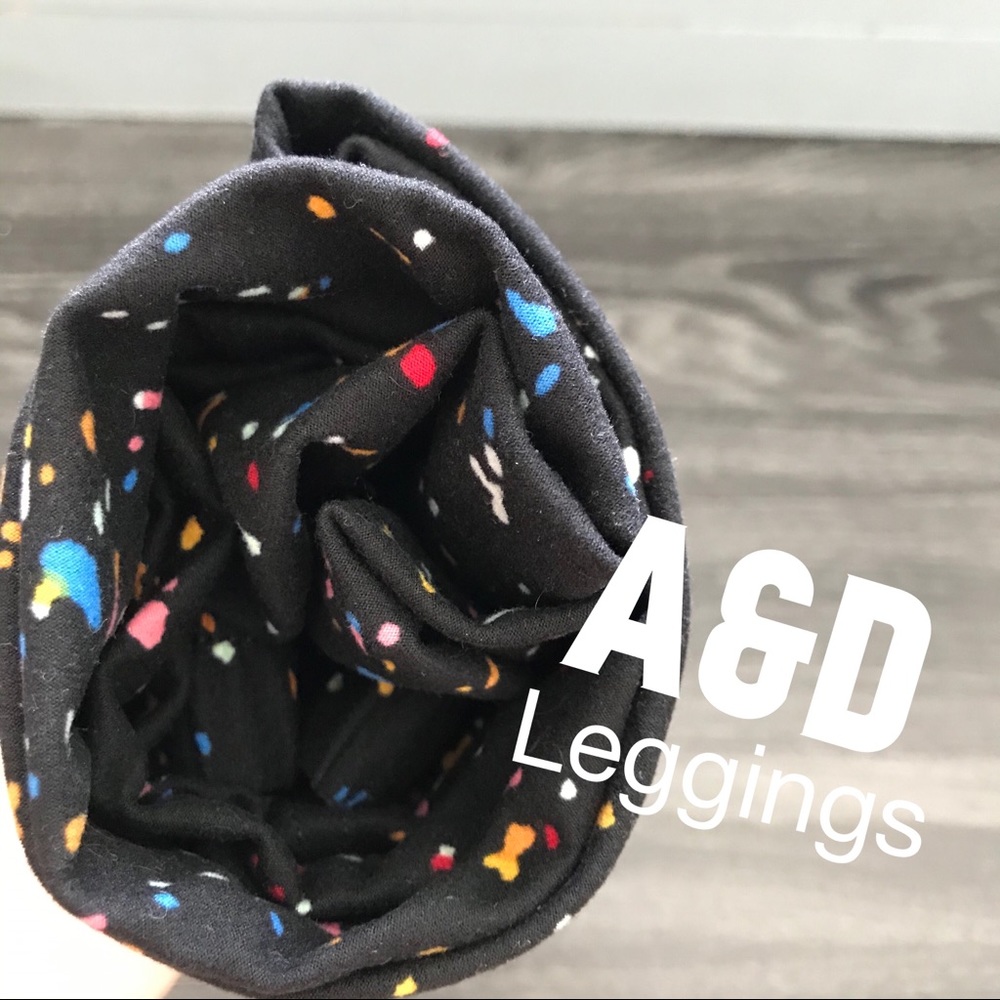 Agnes & Dora black/multi print leggings